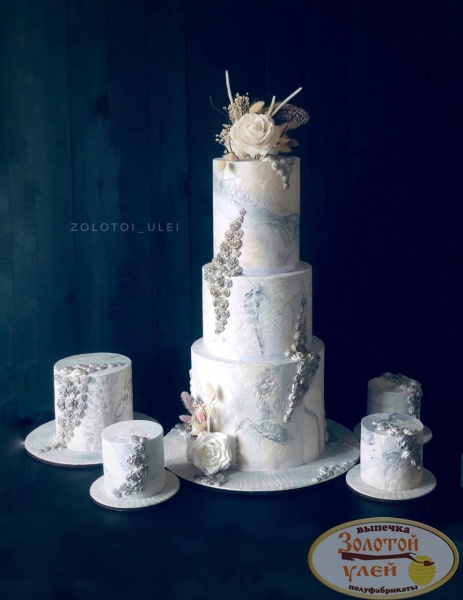 Свадебный торт